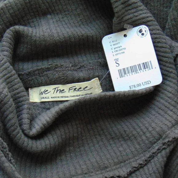 Free People NWT Charcoal Gray Ribbed Hi Lo Raw Hem Turtleneck Top Sm - Picture 10 of 10